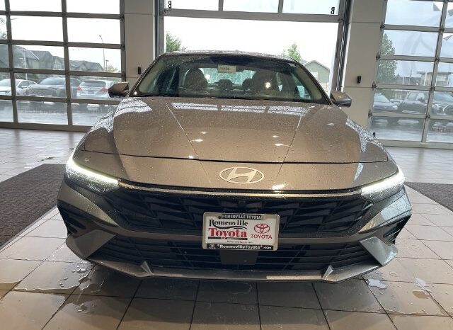 
								Hyundai Elantra full									
