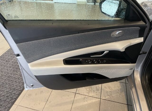 
								Hyundai Elantra full									