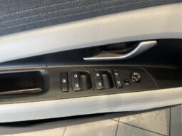 
										Hyundai Elantra full									