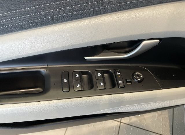 
								Hyundai Elantra full									