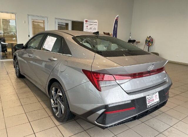 
								Hyundai Elantra full									