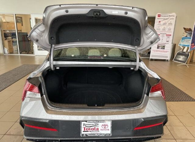 
								Hyundai Elantra full									