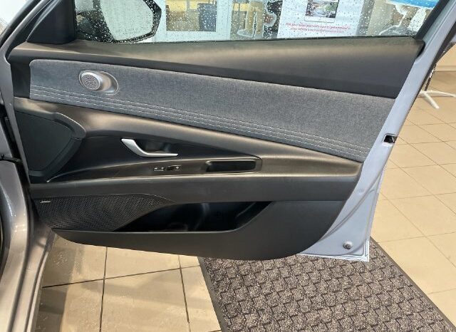 
								Hyundai Elantra full									