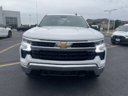 
										Chevrolet Silverado 1500 full									