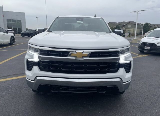 
								Chevrolet Silverado 1500 full									