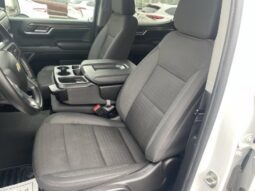 
										Chevrolet Silverado 1500 full									