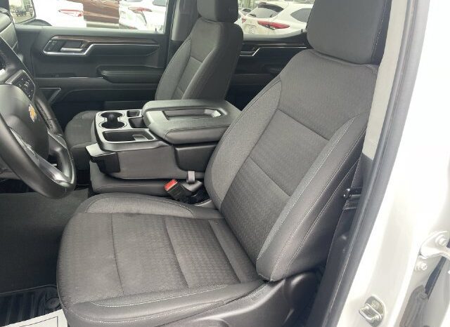 
								Chevrolet Silverado 1500 full									