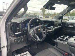 
										Chevrolet Silverado 1500 full									