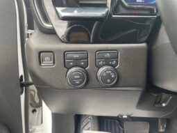 
										Chevrolet Silverado 1500 full									