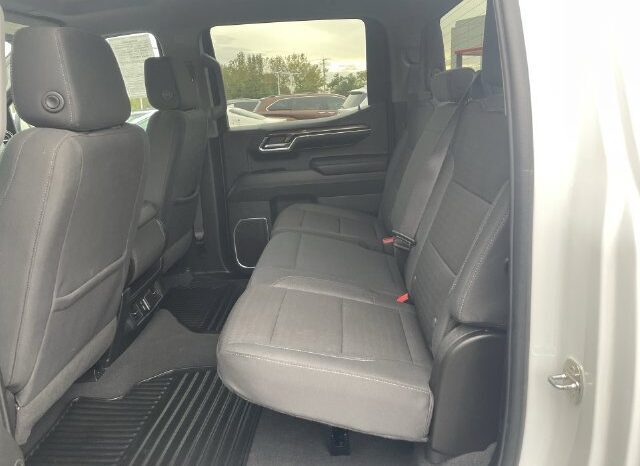 
								Chevrolet Silverado 1500 full									