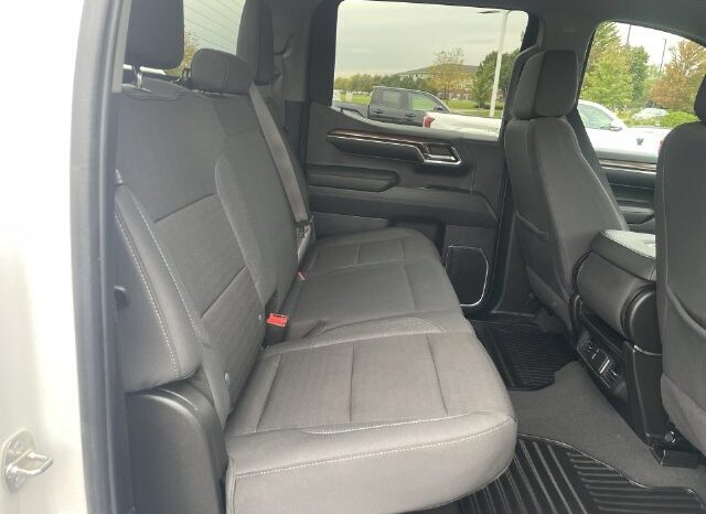 
								Chevrolet Silverado 1500 full									