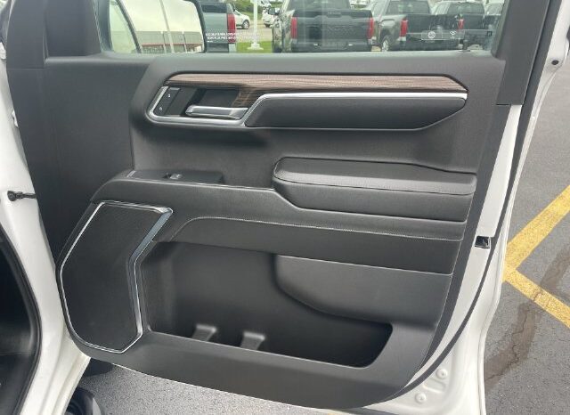 
								Chevrolet Silverado 1500 full									