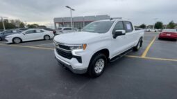 
										Chevrolet Silverado 1500 full									