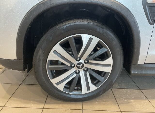 
								Mitsubishi Outlander Sport full									