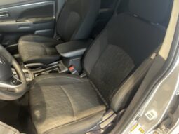 
										Mitsubishi Outlander Sport full									