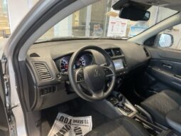 
										Mitsubishi Outlander Sport full									