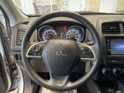 
										Mitsubishi Outlander Sport full									
