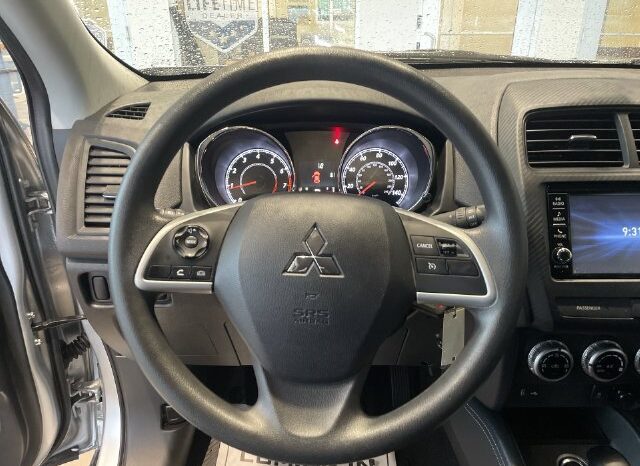 
								Mitsubishi Outlander Sport full									