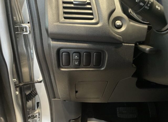 
								Mitsubishi Outlander Sport full									