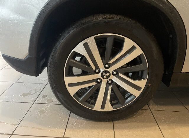 
								Mitsubishi Outlander Sport full									