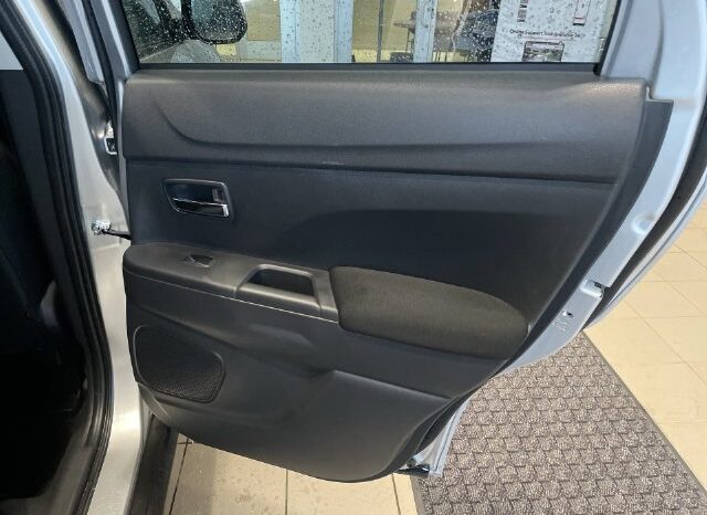 
								Mitsubishi Outlander Sport full									