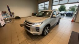 
										Mitsubishi Outlander Sport full									