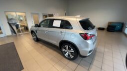 
										Mitsubishi Outlander Sport full									