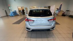 
										Mitsubishi Outlander Sport full									