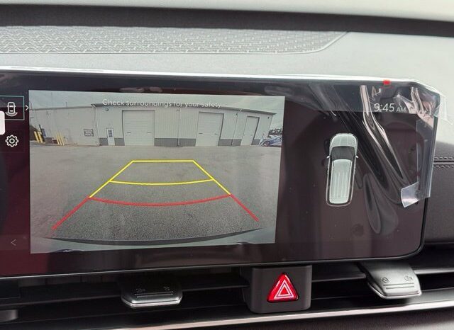 
								Kia Carnival Hybrid full									