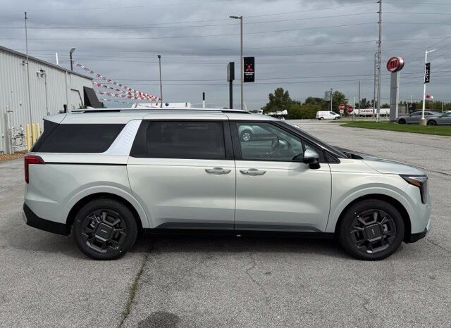 
								Kia Carnival Hybrid full									