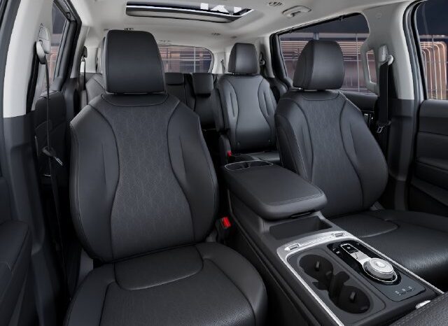 
								Kia Carnival Hybrid full									