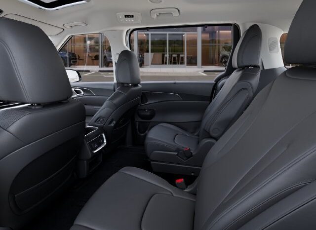 
								Kia Carnival Hybrid full									
