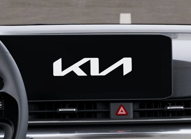 
								Kia Carnival Hybrid full									