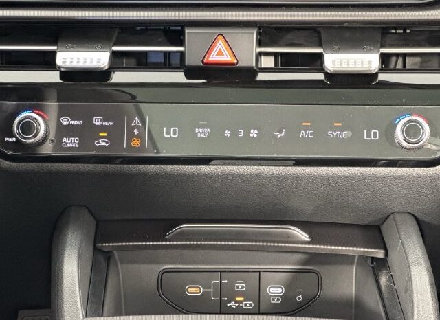 
								Kia Sportage Hybrid full									