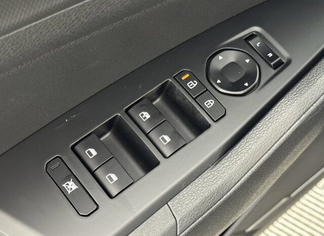 
								Kia Sportage Hybrid full									