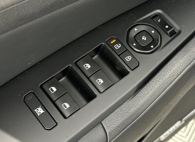 
								Kia Sportage Hybrid full									