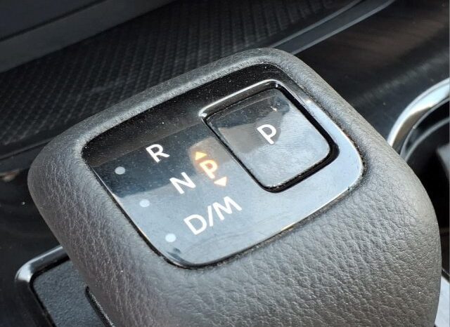 
								Nissan Rogue full									