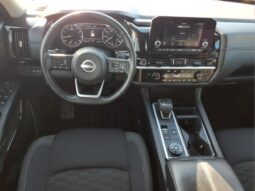 
										Nissan Pathfinder full									