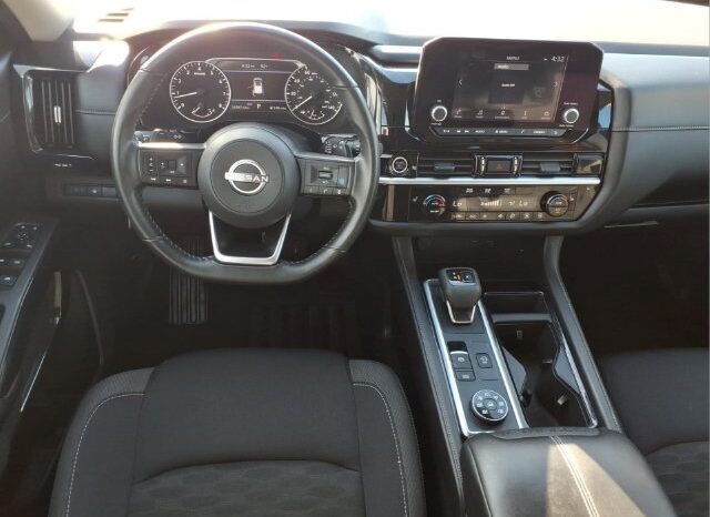 
								Nissan Pathfinder full									