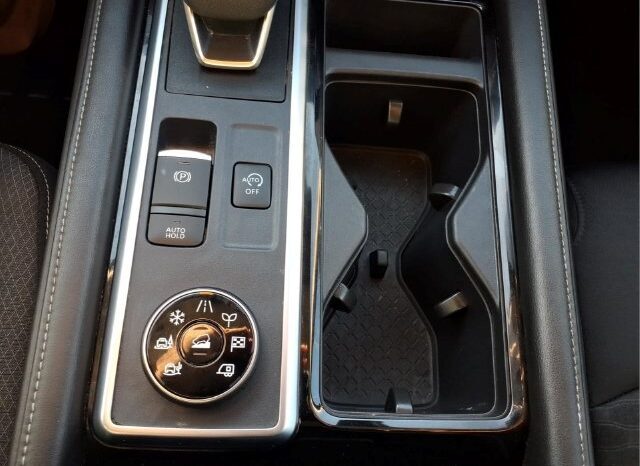 
								Nissan Pathfinder full									