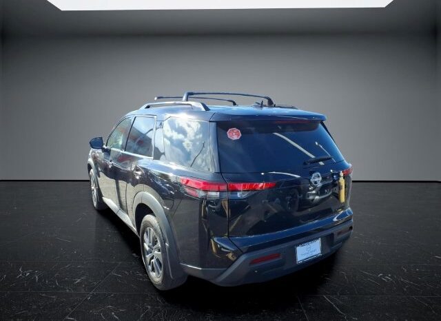 
								Nissan Pathfinder full									
