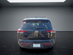 
										Nissan Pathfinder full									