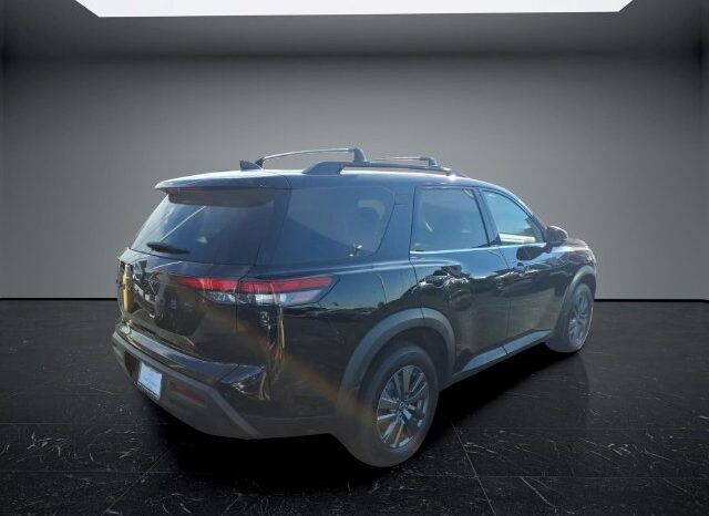 
								Nissan Pathfinder full									