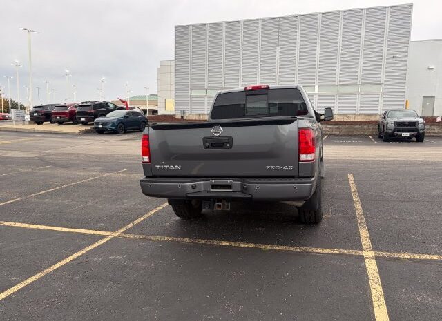 
								Nissan Titan full									