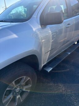 
										Chevrolet Colorado full									