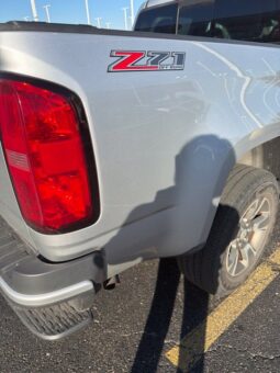 
										Chevrolet Colorado full									