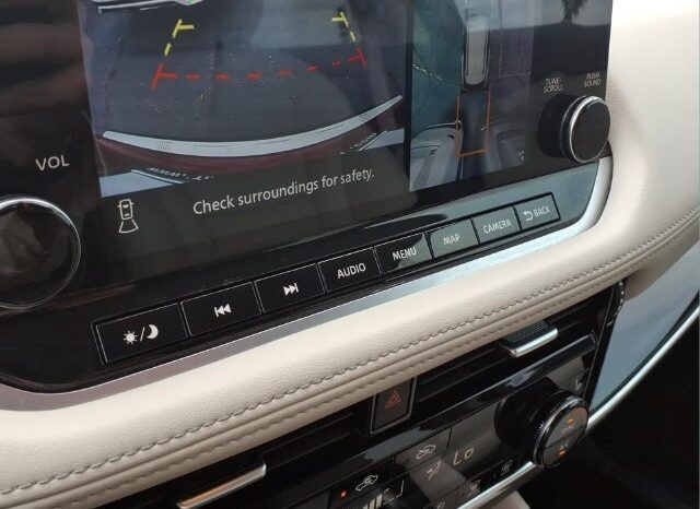 
								Nissan Rogue full									