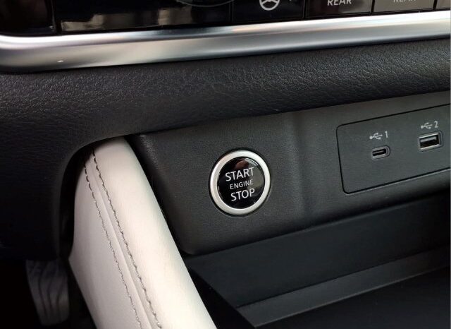 
								Nissan Rogue full									