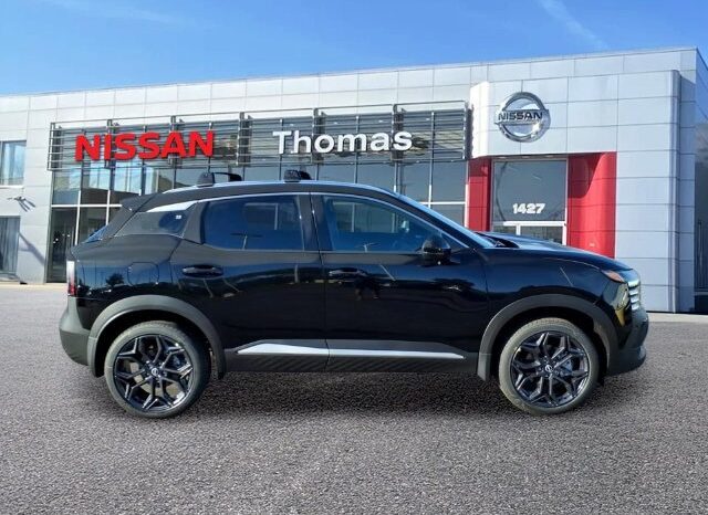 
								Nissan Kicks full									