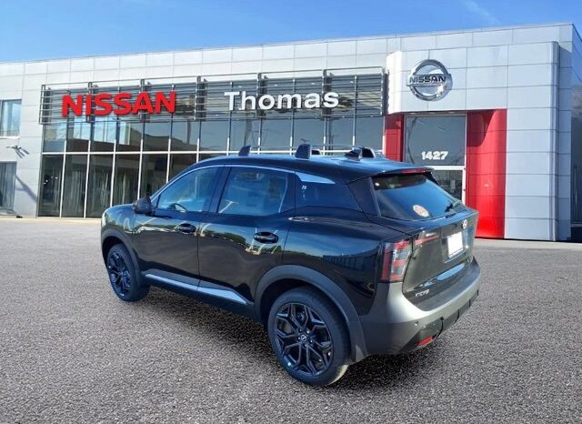 
								Nissan Kicks full									